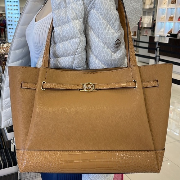 MICHAEL KORS
Reed Large Leather Belted Satchel Shoulder Tote Handbag 
Deer NWT - Picture 16 of 16